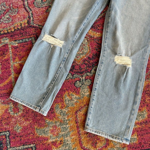 J. Crew | Women’s Light Blue Denim Essential Straight Jeans Distressed Knees, 29 - Picture 4 of 11